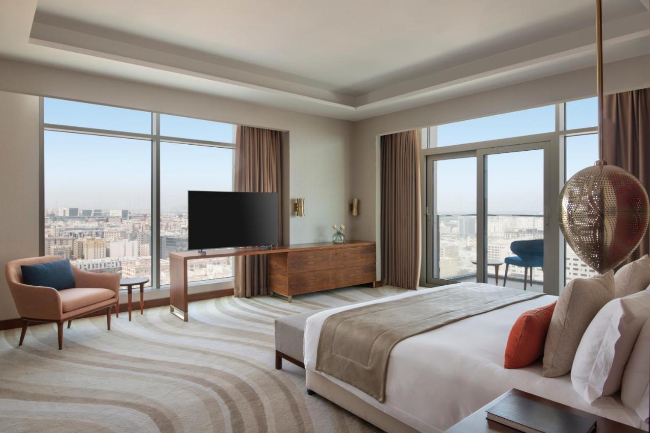 Abesq Doha Hotel And Residences, An Ihg Hotel Екстер'єр фото A bedroom at the hotel