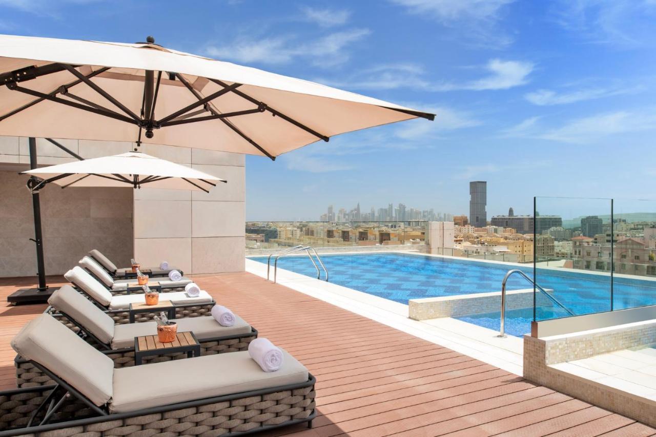 Abesq Doha Hotel And Residences, An Ihg Hotel Екстер'єр фото Rooftop pool