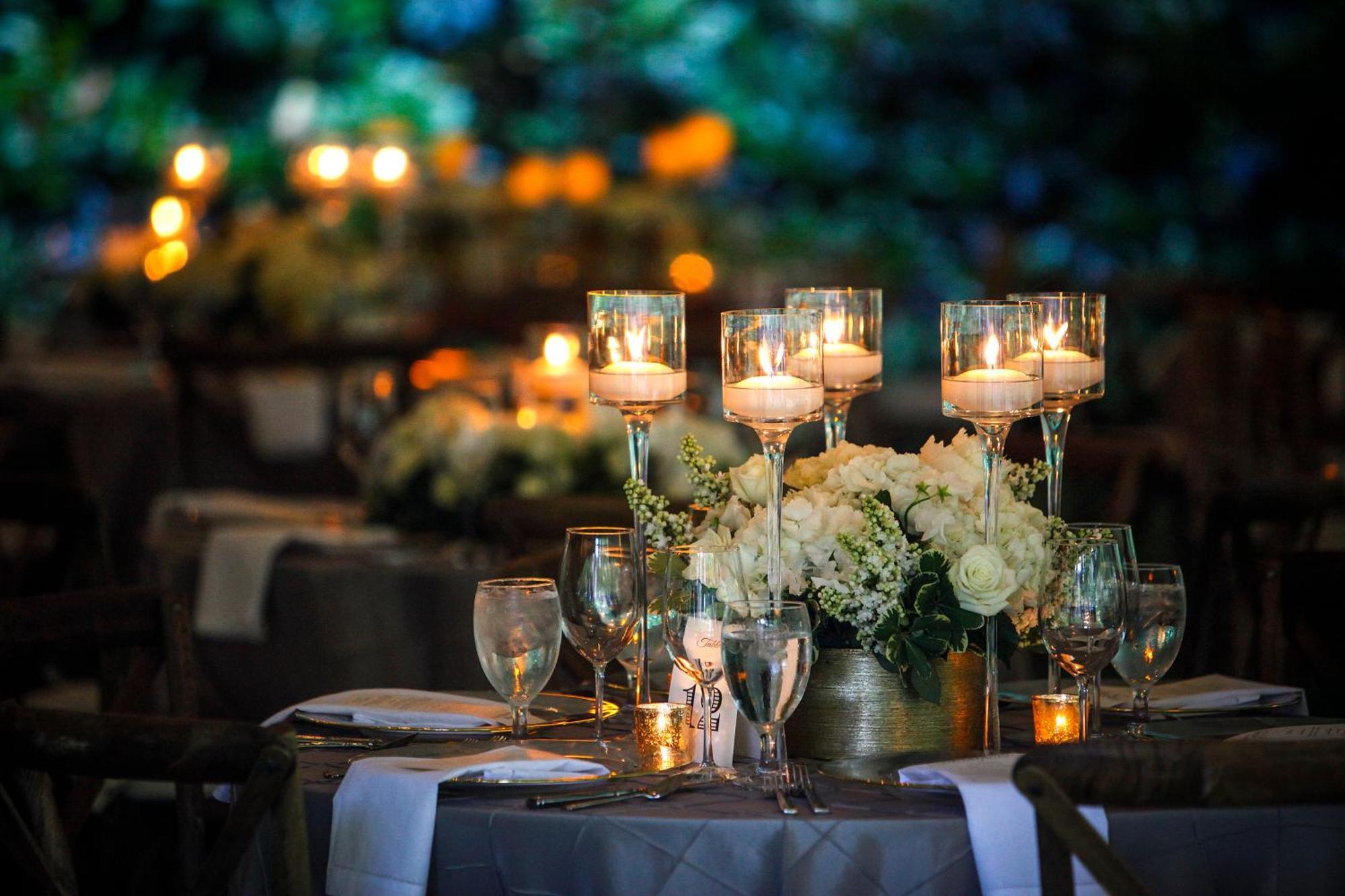 Abesq Doha Hotel And Residences, An Ihg Hotel Екстер'єр фото A table at a wedding reception
