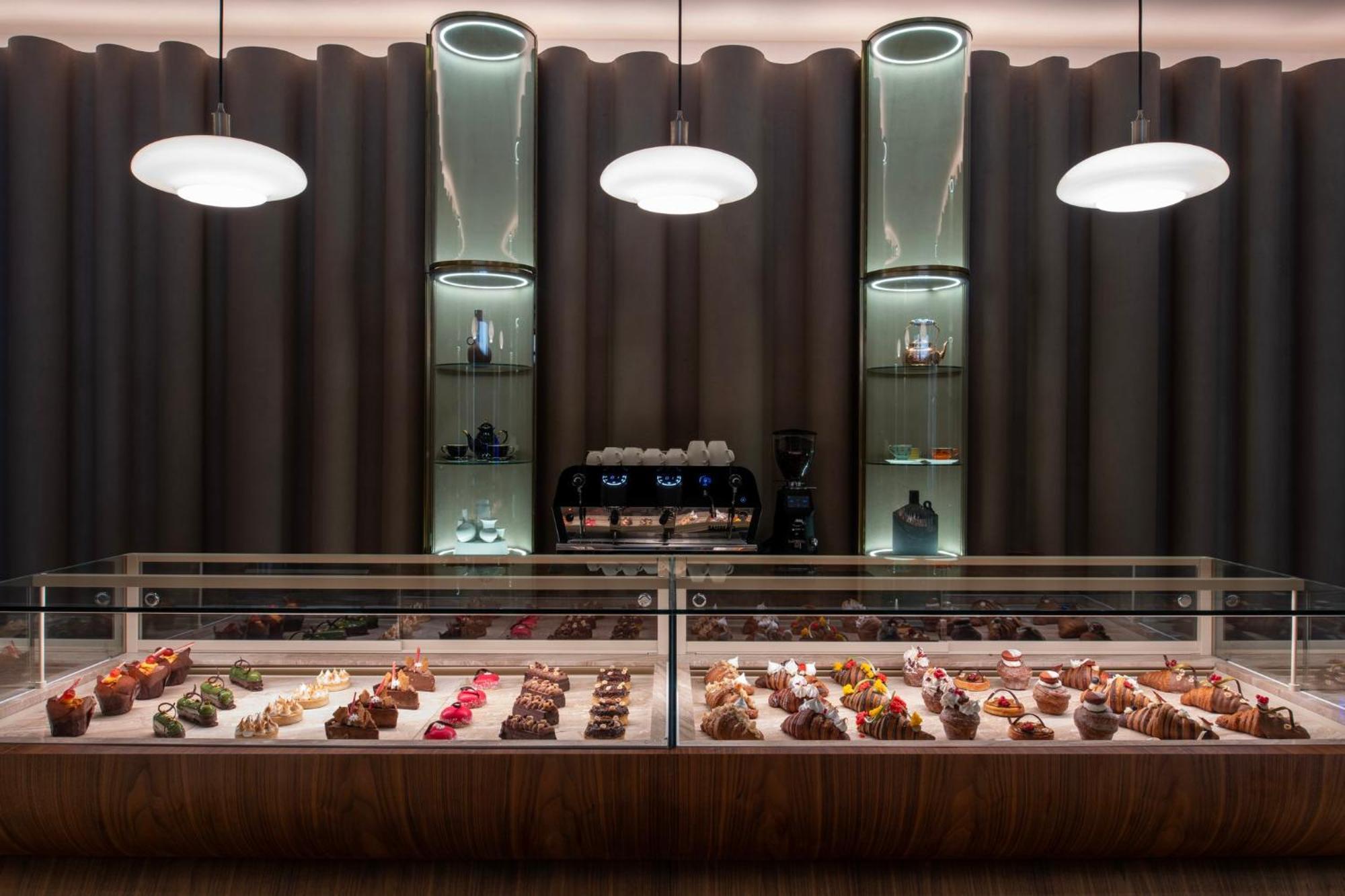 Abesq Doha Hotel And Residences, An Ihg Hotel Екстер'єр фото The interior of the café