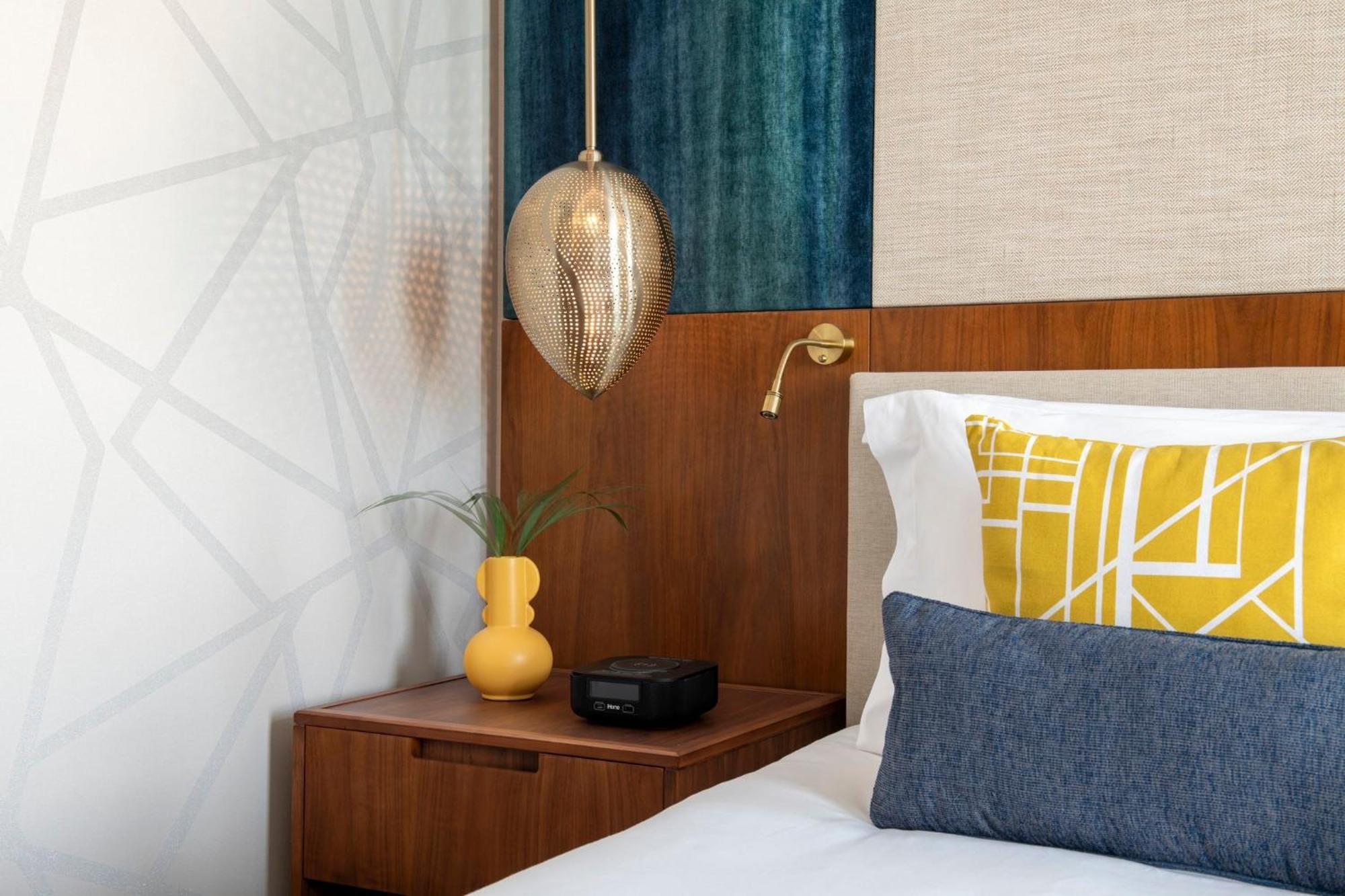 Abesq Doha Hotel And Residences, An Ihg Hotel Екстер'єр фото A bedroom at the hotel