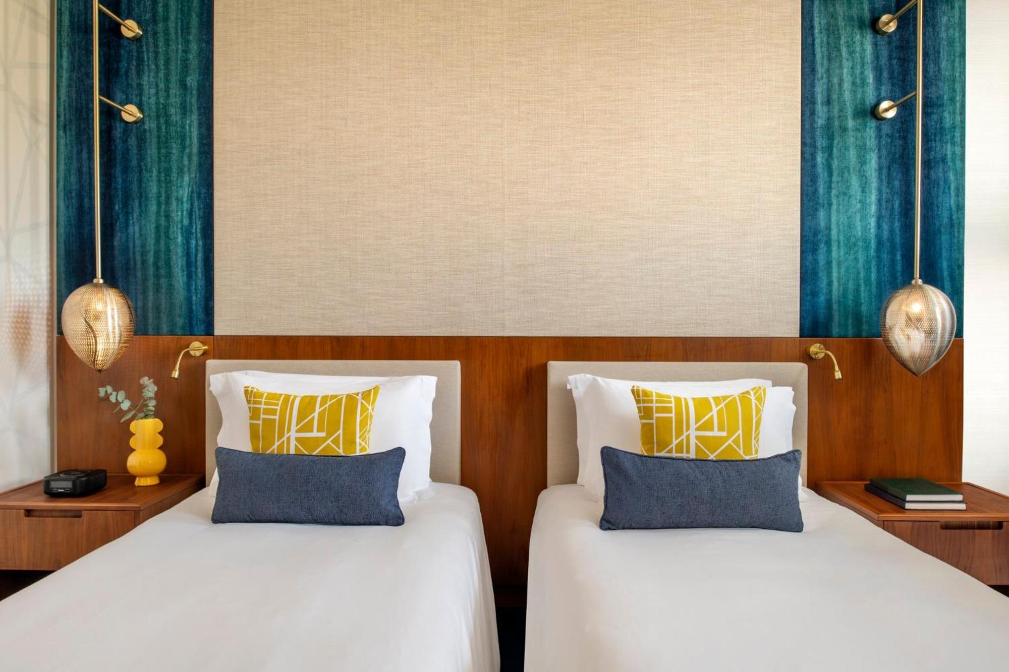 Abesq Doha Hotel And Residences, An Ihg Hotel Екстер'єр фото Deluxe Room